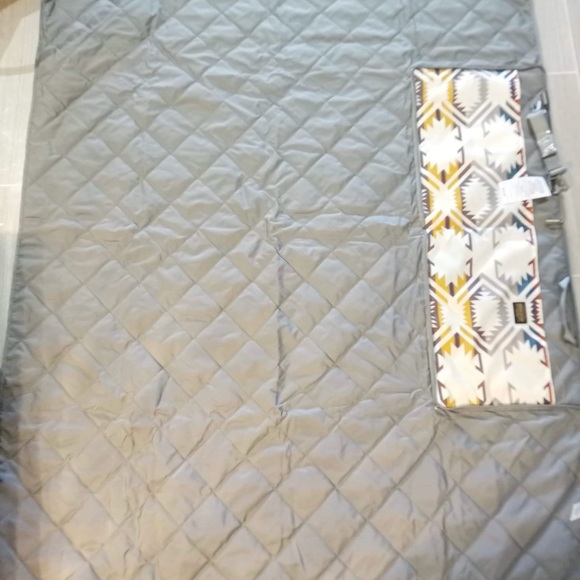 Pendleton Travel Blanket - Picture 11 of 11